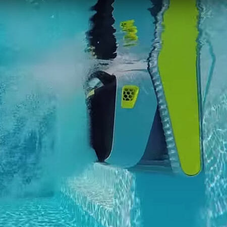 X30-in-the-pool Dolphin X30 inside the pool